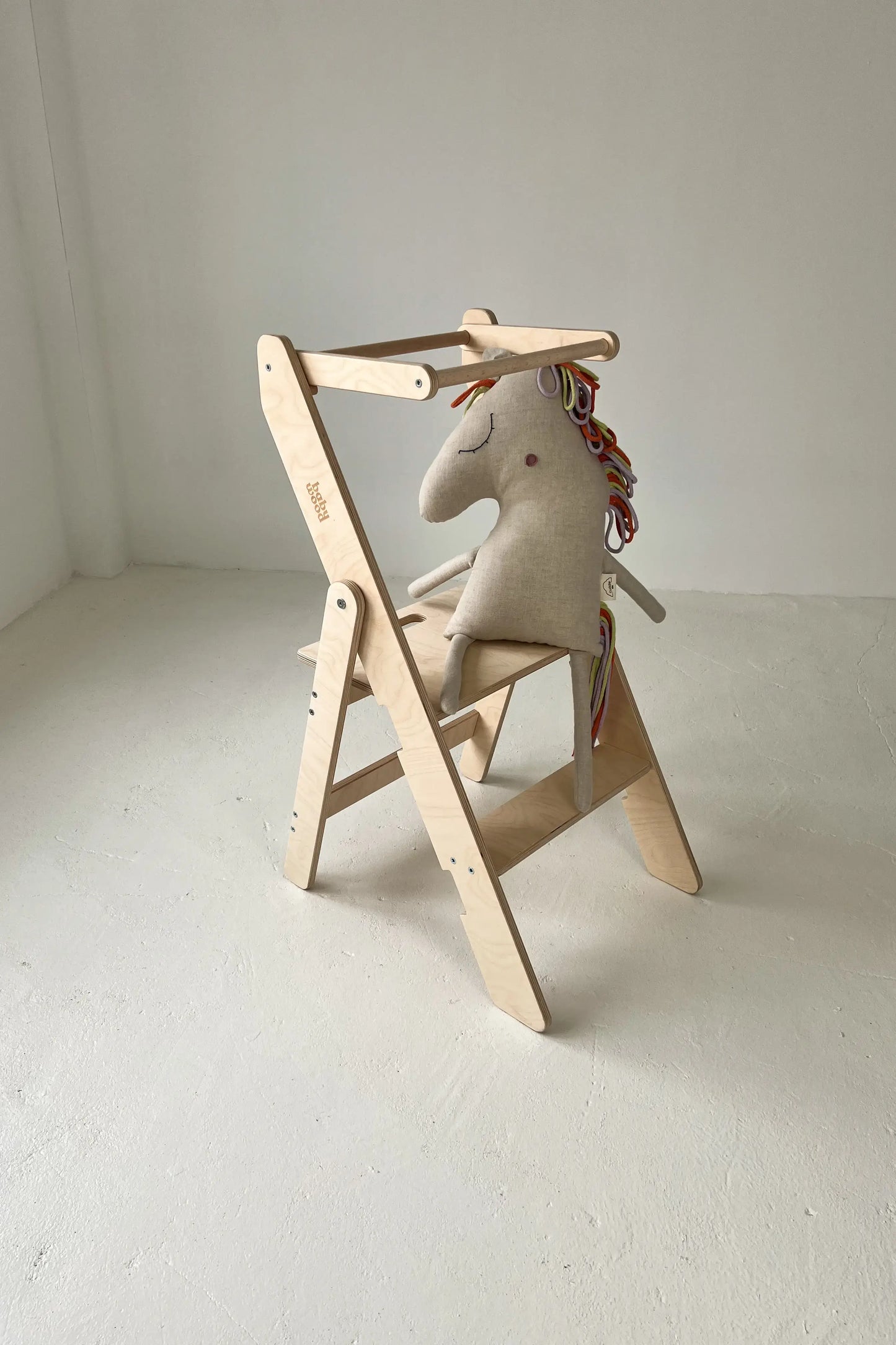 Faltbarer Küchenhelfer, versch. Farben, extradünn – Lernturm mit niedlichem Einhorn.