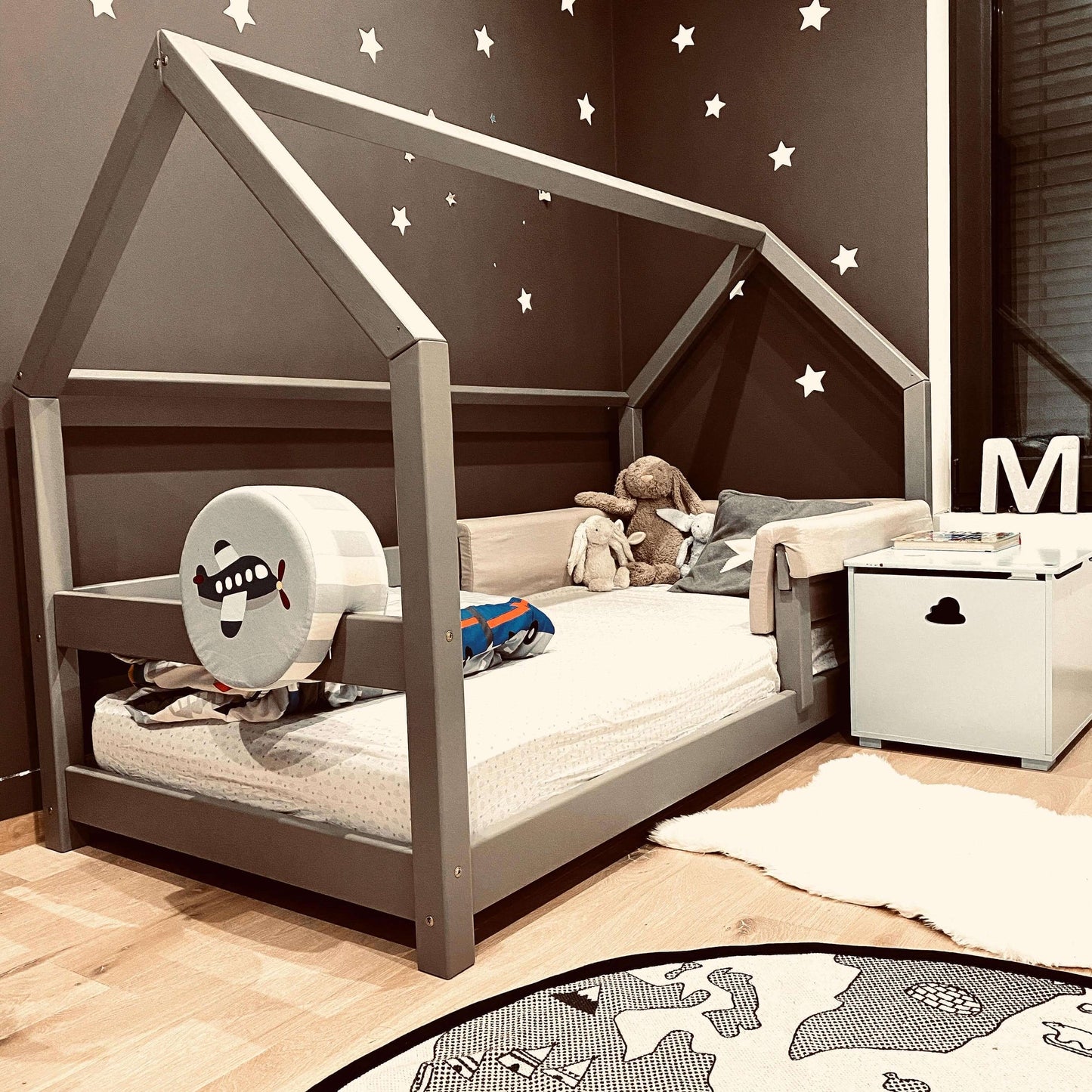 Hausbett FENNA für Kinder mit Rausfallschutz, versch. Maße & Farben
