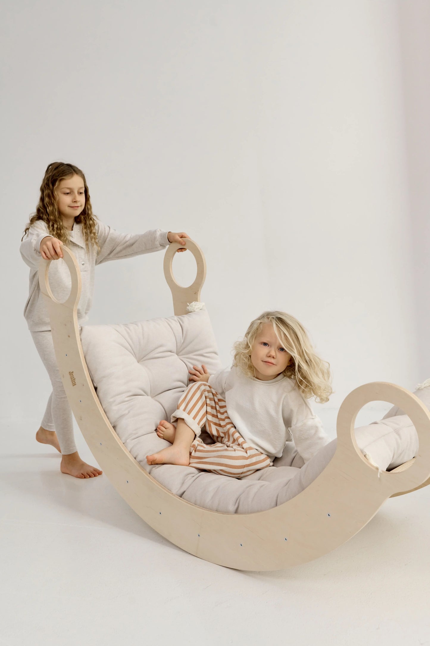 Holzwippe für Kinder, versch. Größen & Farben