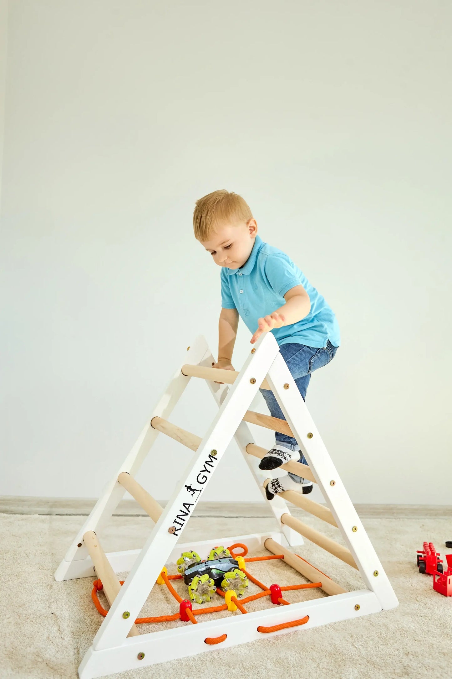 Klimdriehoek COMPACT met ladder, klimnet & glijbaan, verschillende kleuren