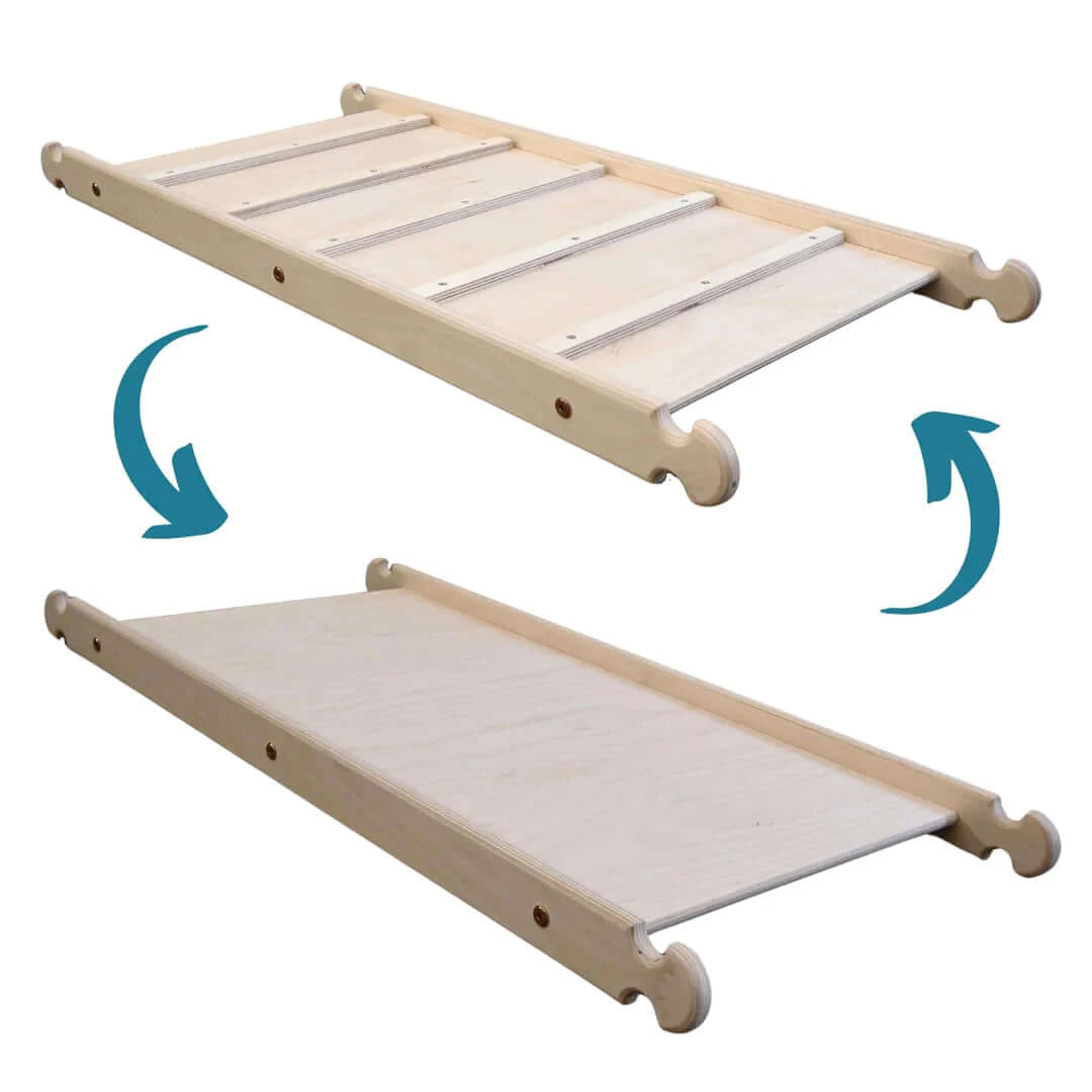 Kletterset Luna Kletterdreieck mit beweglicher Rutsche für spannenden Kletterspaß und Entwicklung von Bewegungsfähigkeiten.
