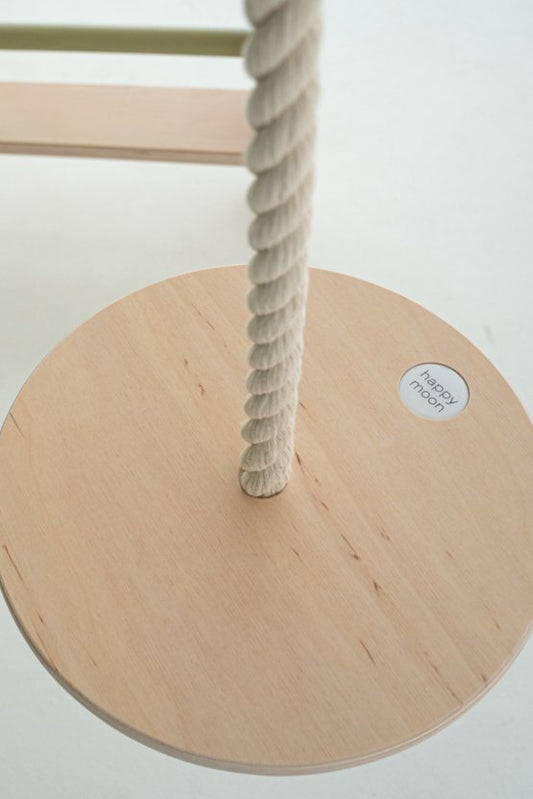 Kletterwand Klimby "Gipfelstürmer" mit robuster Seil- und Holzstruktur für spannenden Spielspaß.