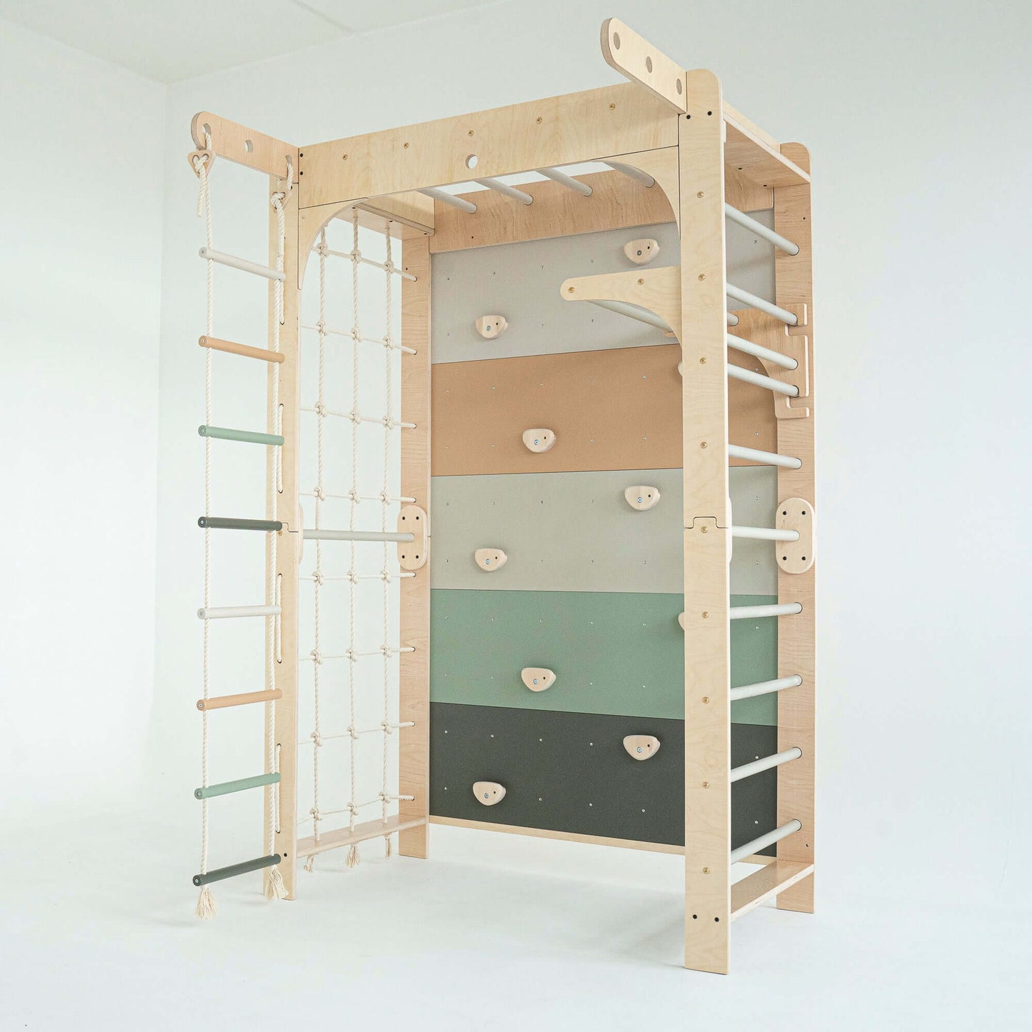 Kletterwand Klimby "Kletterkönig" mit Sprossen und Boulderflächen für Kinder, ein Abenteuer für den Indoor Spielplatz.