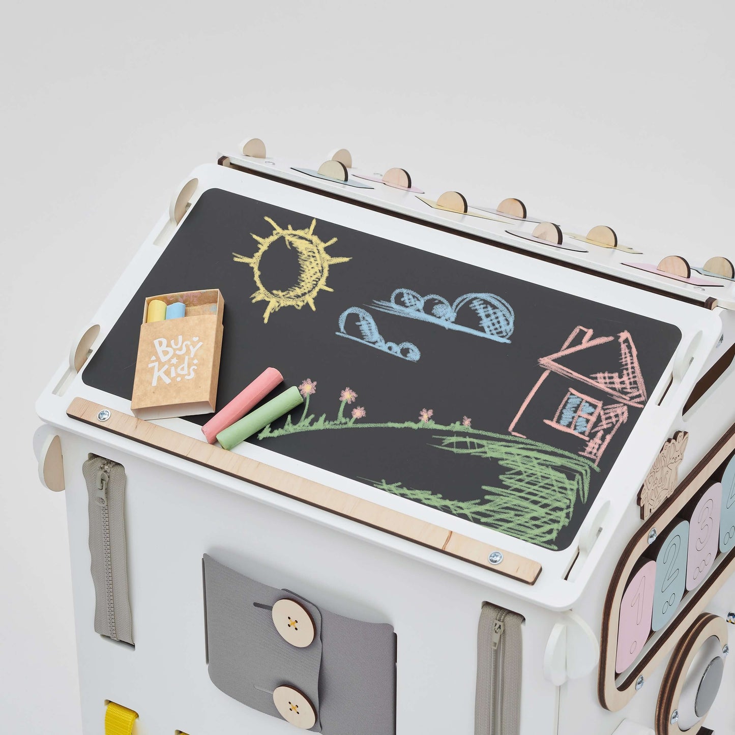 Motorikhaus / Activity Board Pastell-Weiß