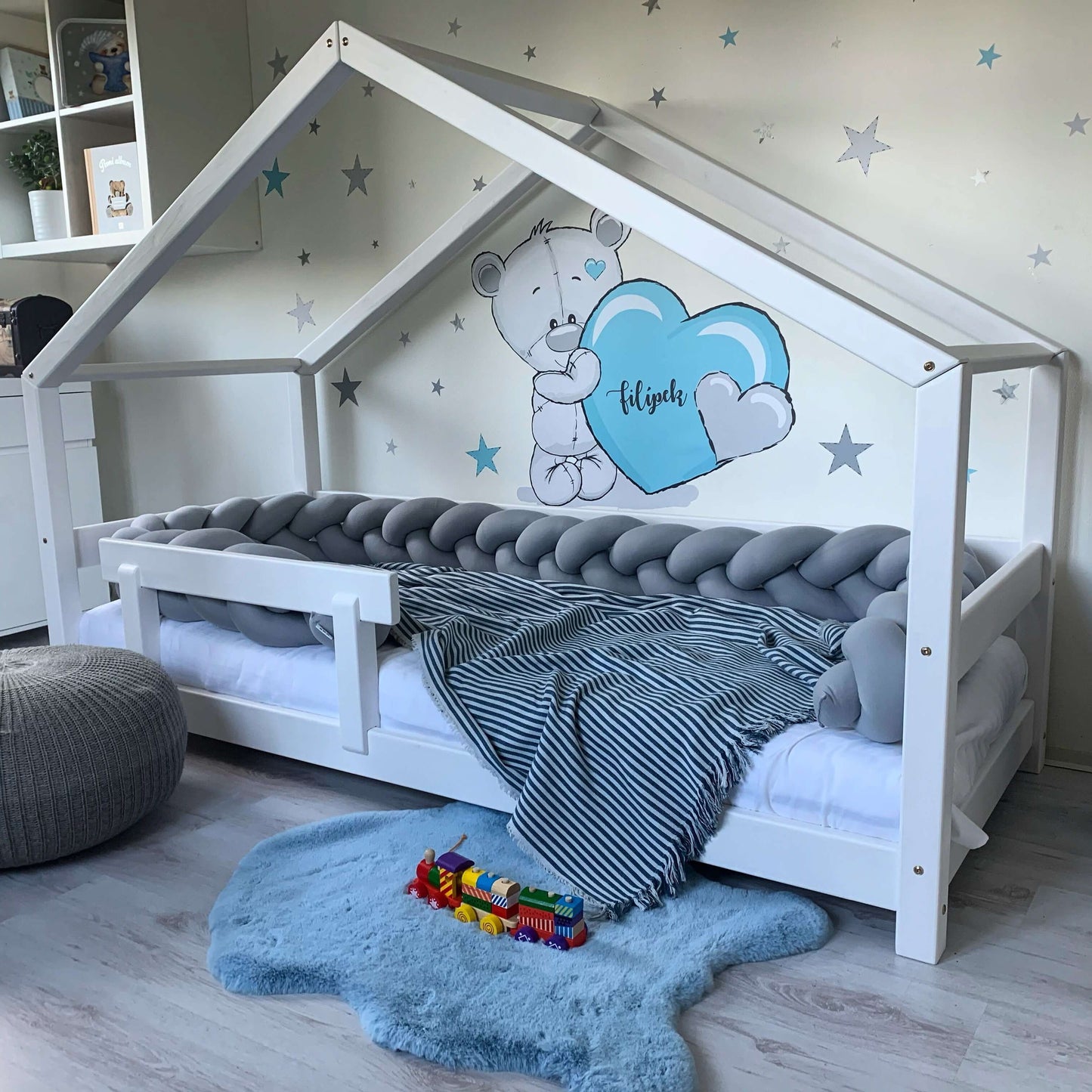 Hausbett NIKA für Kinder mit Rausfallschutz, versch. Maße & Farben