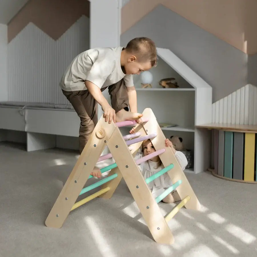 Pikler klimdriehoek kleurrijk