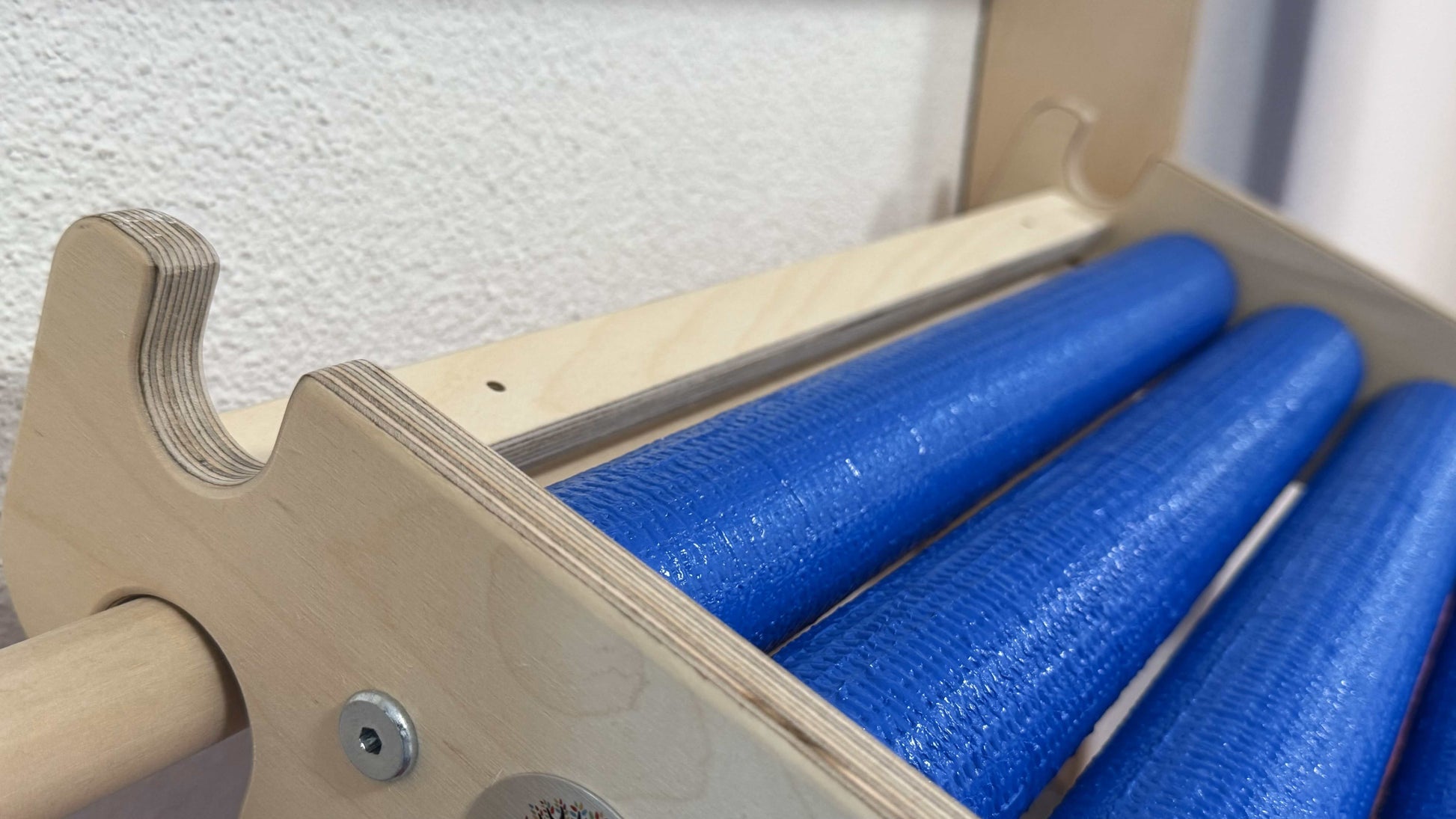 Rollenrutsche für Kinder, versch. Größen mit blauen Rollen und robustem Holzrahmen