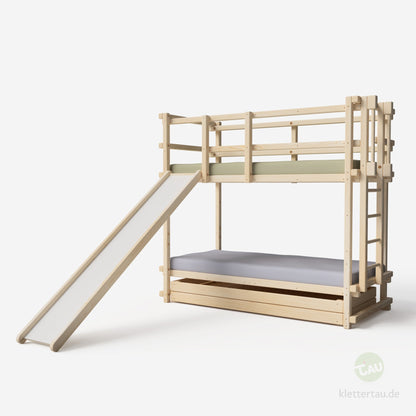 Etagenbett aus Holz mit Rutsche