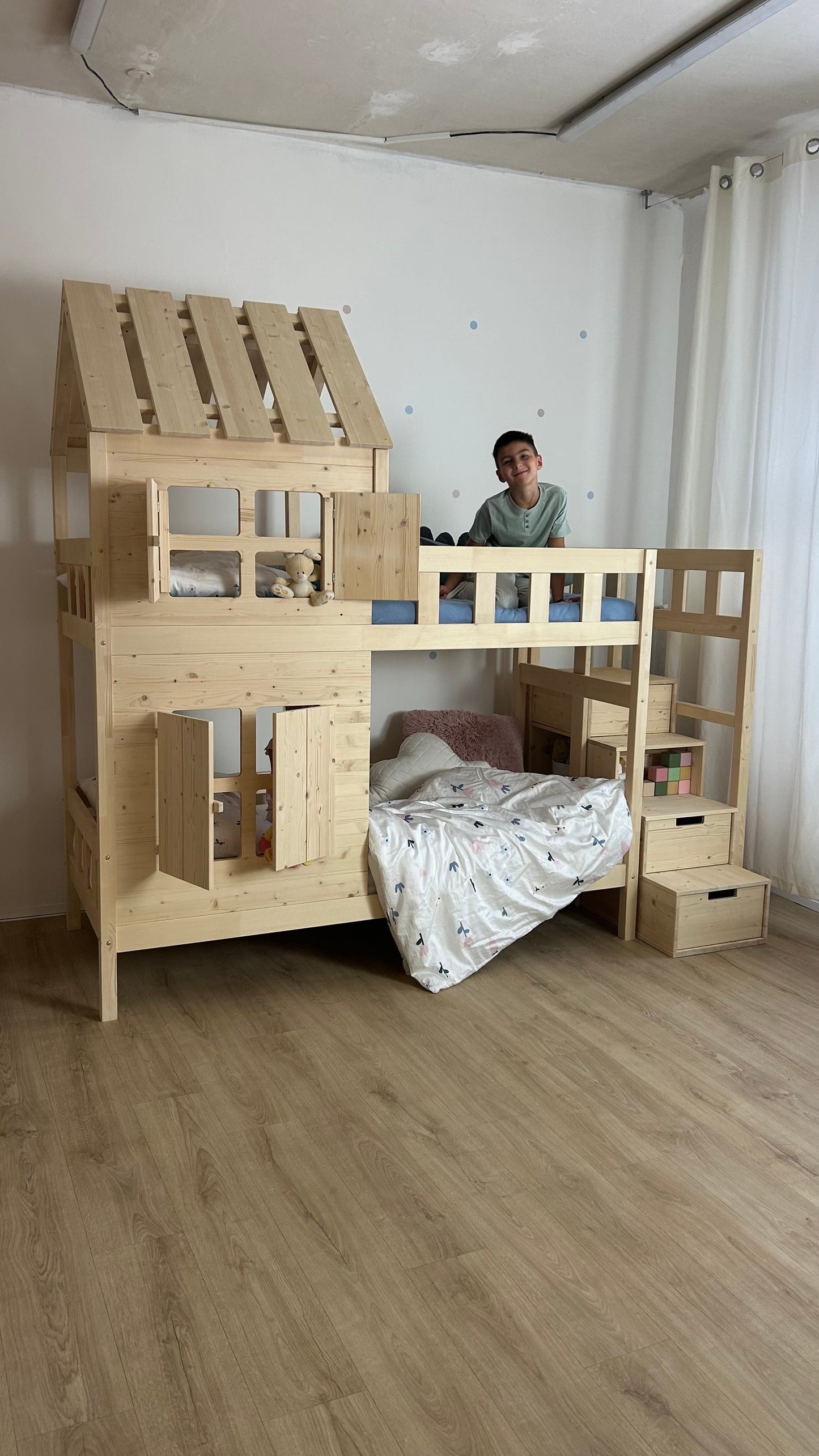 Holz Etagenbett HOLIDAY mit kurzem Dach, 90x200 cm, versch. Farben