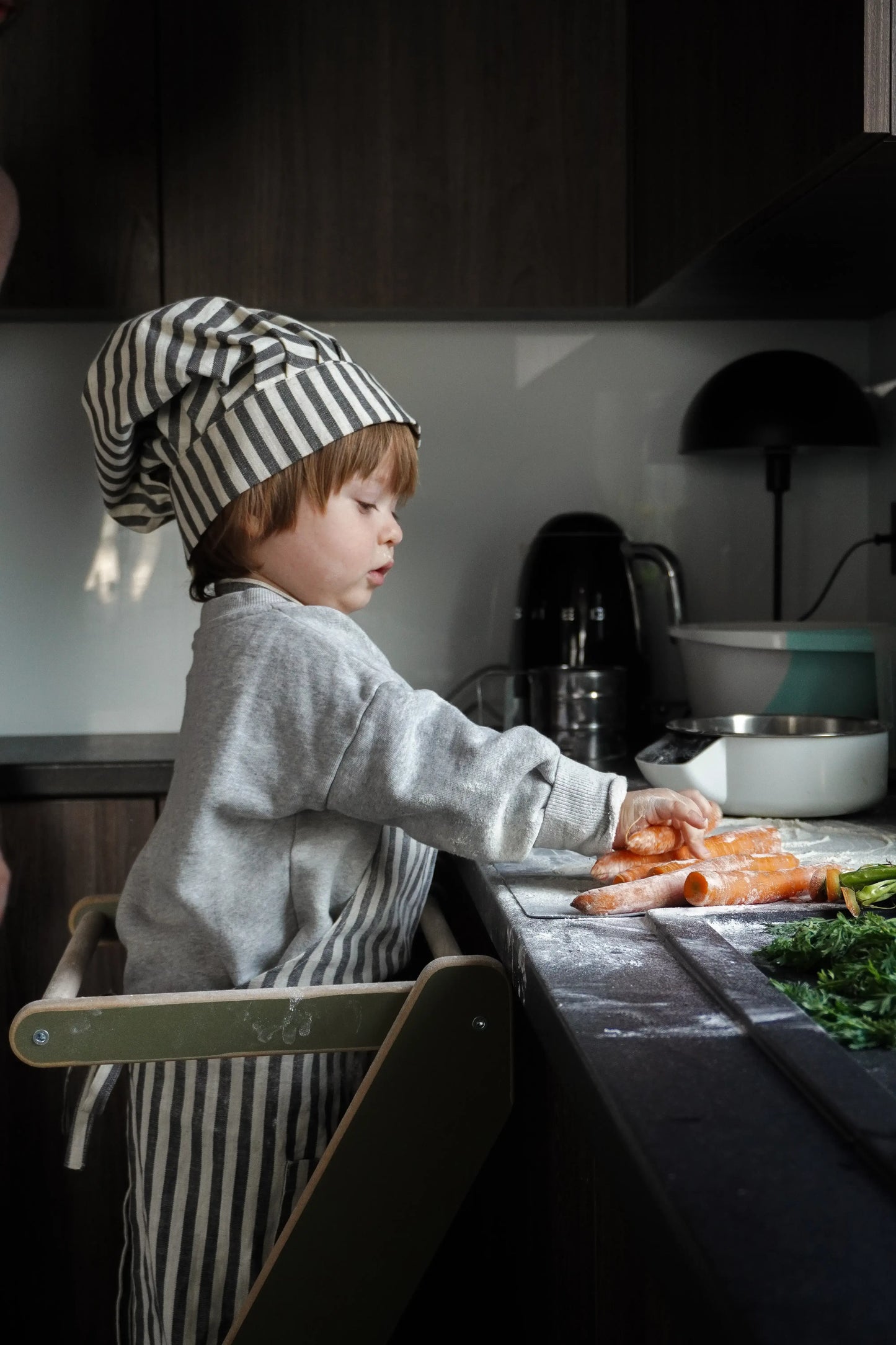 Faltbarer Küchenhefer, versch. Farben, extradünn