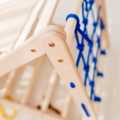 Small tiger climbing set