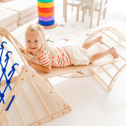 Small tiger climbing set