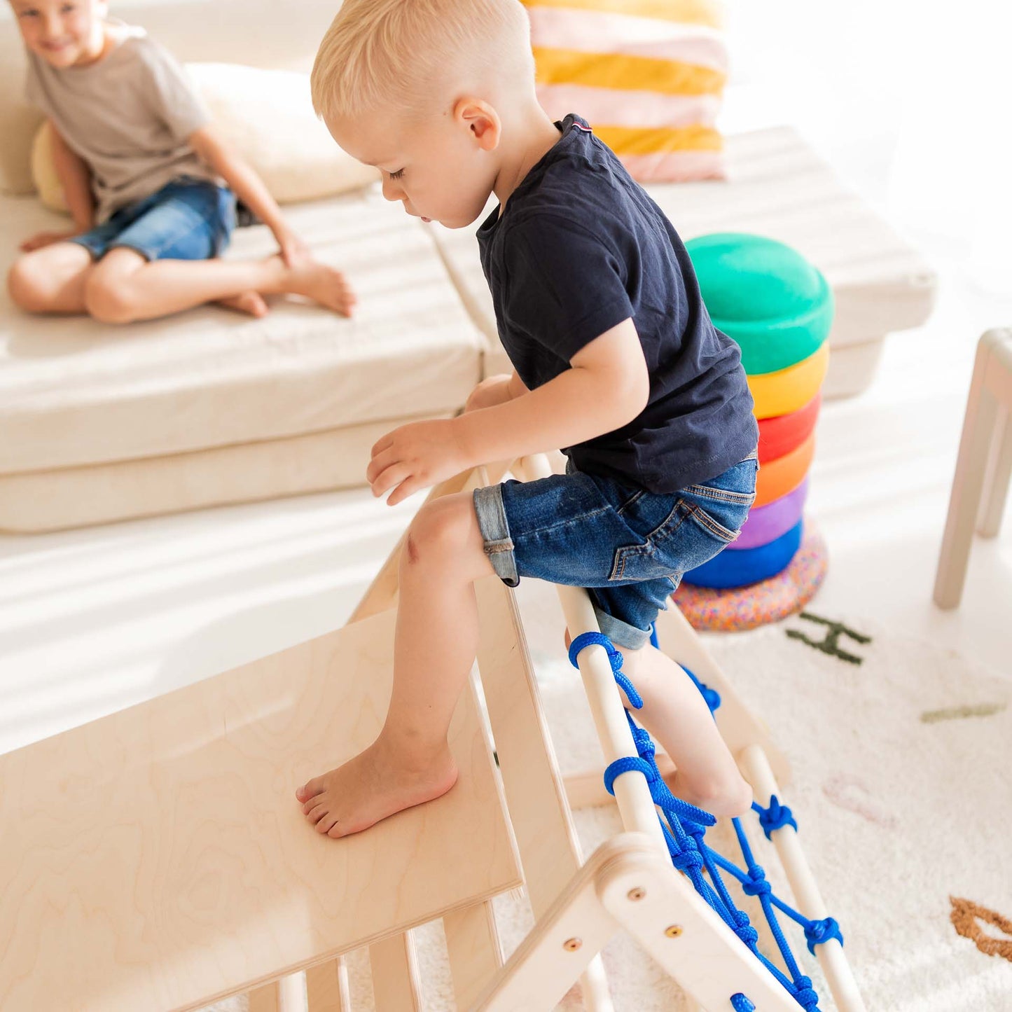 Small tiger climbing set