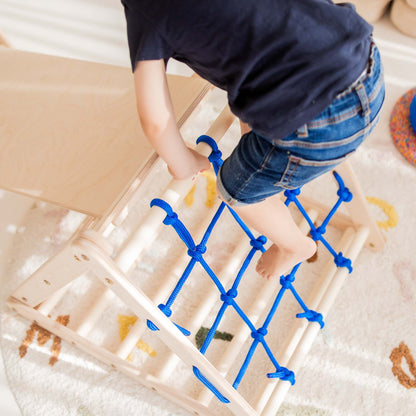 Small tiger climbing set