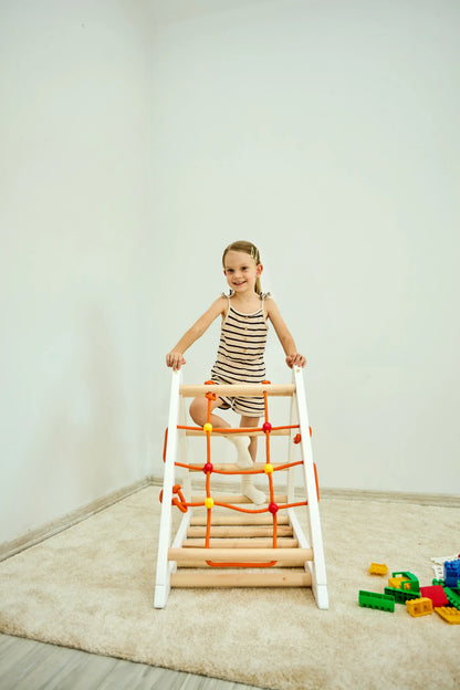 Klimdriehoek COMPACT met ladder &amp; klimnet, verschillende kleuren