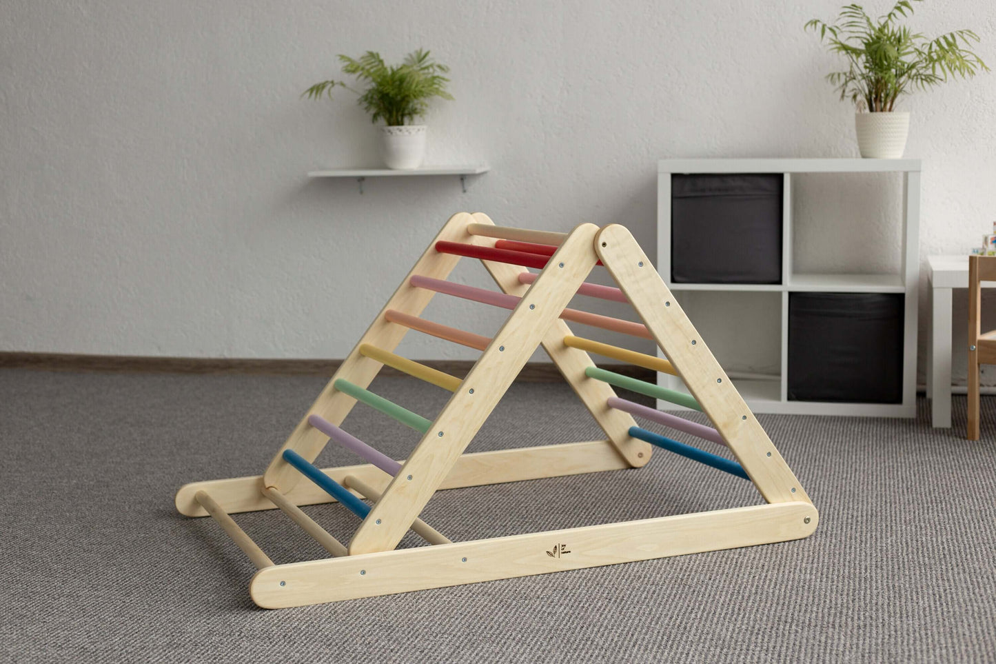 Adjustable climbing triangle for children, various colors