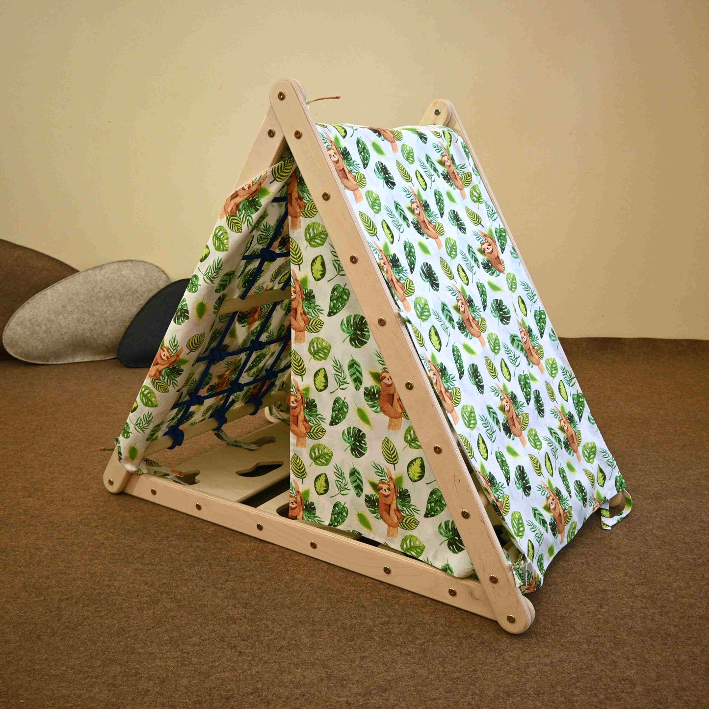 Tent for climbing triangle, various designs