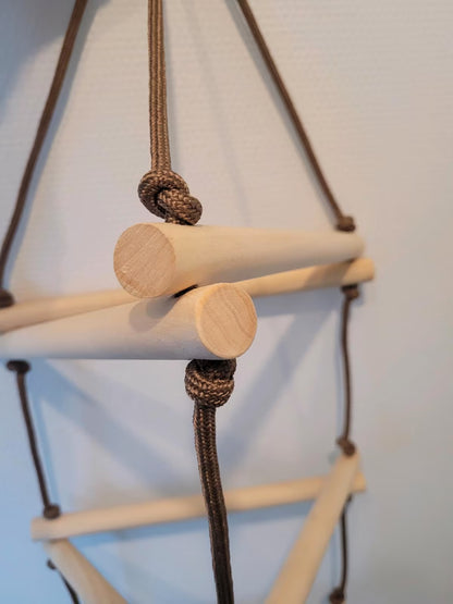 FLOHMARKT Dreieckige Strickleiter / Sprossenleiter Kinder