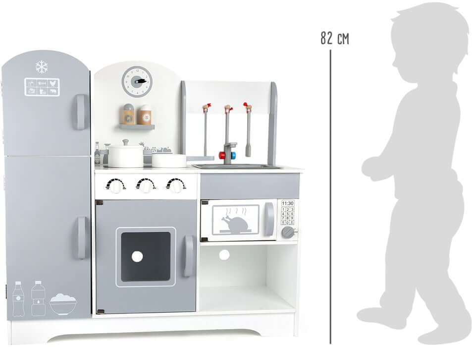 Kinderküche mit Kühlschrank
