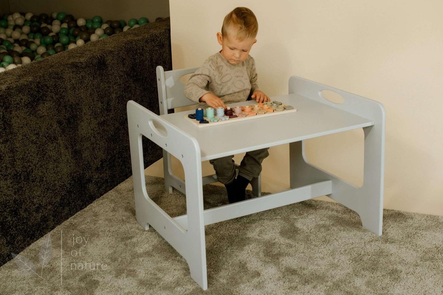 Kindertafel / speeltafel met stoelen