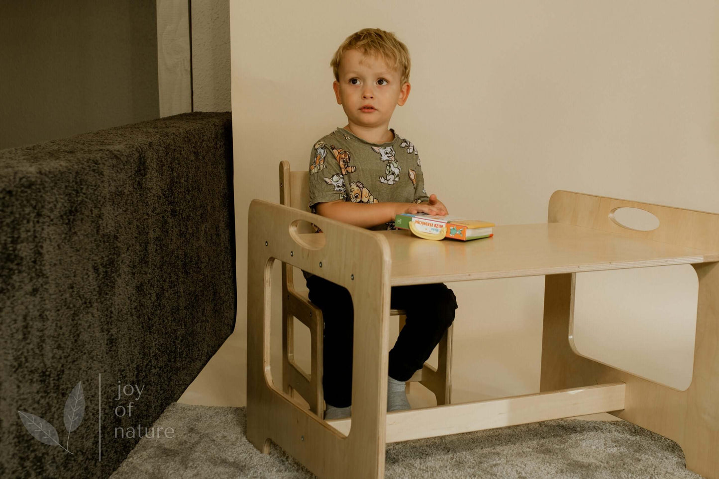 Kindertisch / Spieltisch mit Stühlen